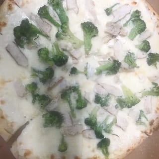 Broccoli Chicken Alfredo Pizza