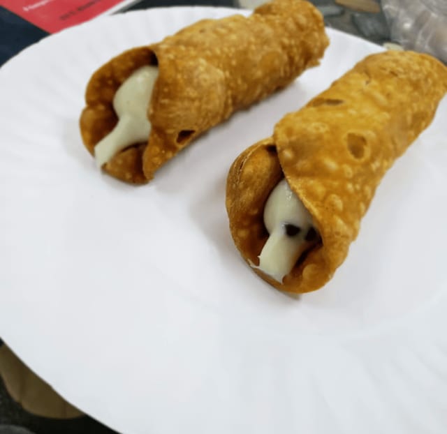 Cannoli.